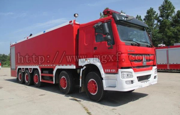 30000 литрийн хөнгөн даацын усны автоцистерн/хөөсөрдөг галын машин