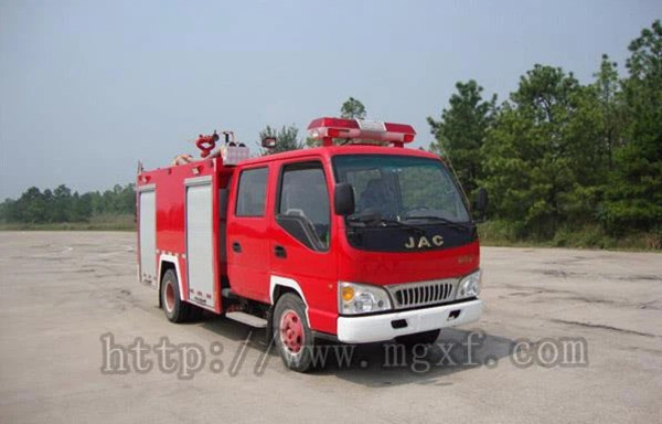 2000 литрийн хөнгөн даацын усны автоцистерн/хөөсөрдөг галын машин